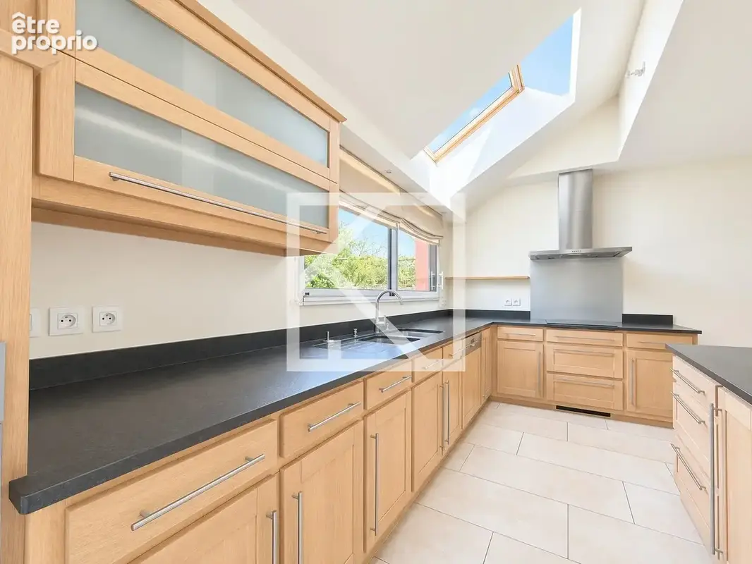 Maison 10 pièces 245 m² à vendre à Le Mans (72000) - photo 5
