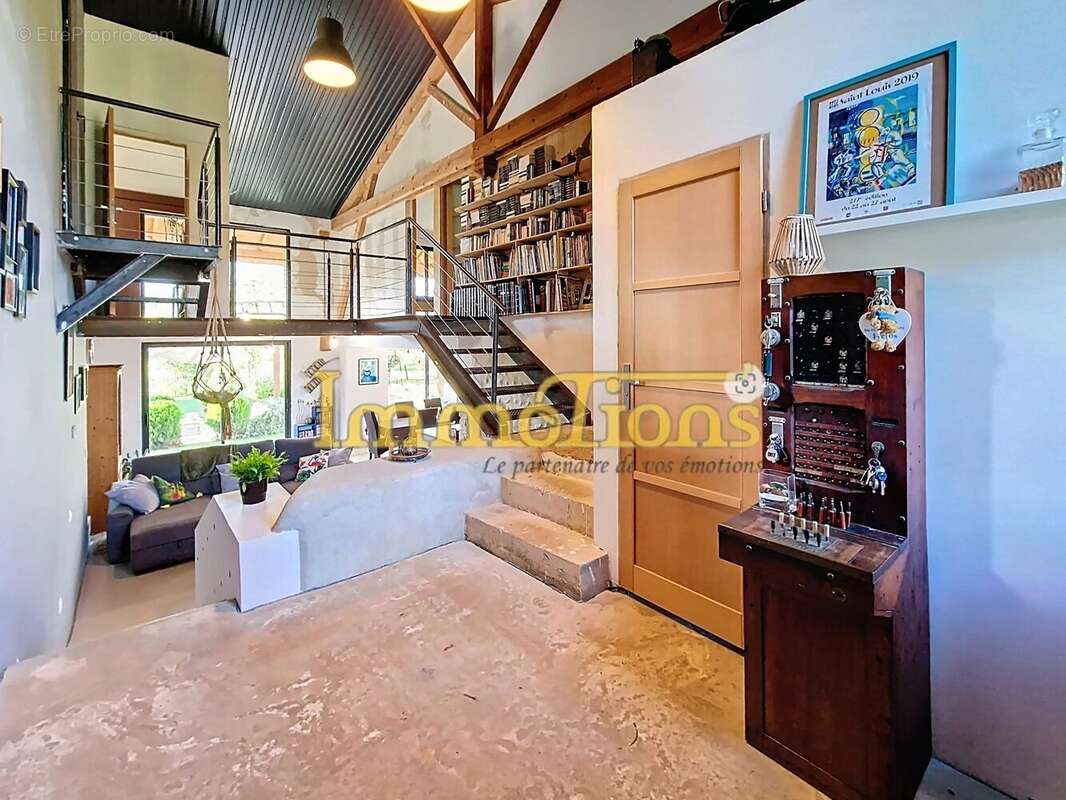 Maison à SAINT-HILAIRE-DU-ROSIER