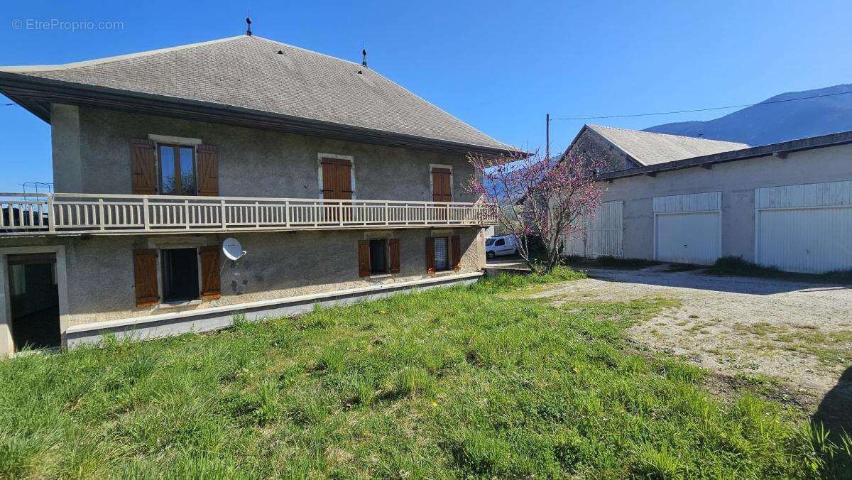 Maison 200 m² à Montcel  - photo 3