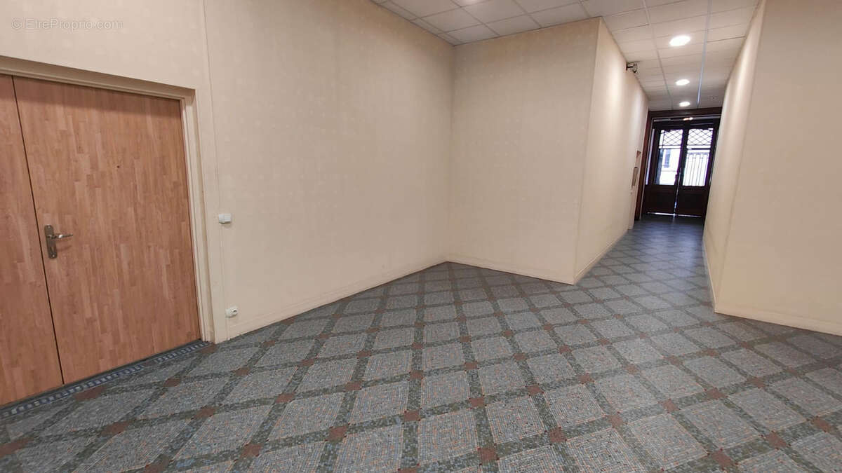Locaux commerciaux / Bureaux - Provins - photo 2