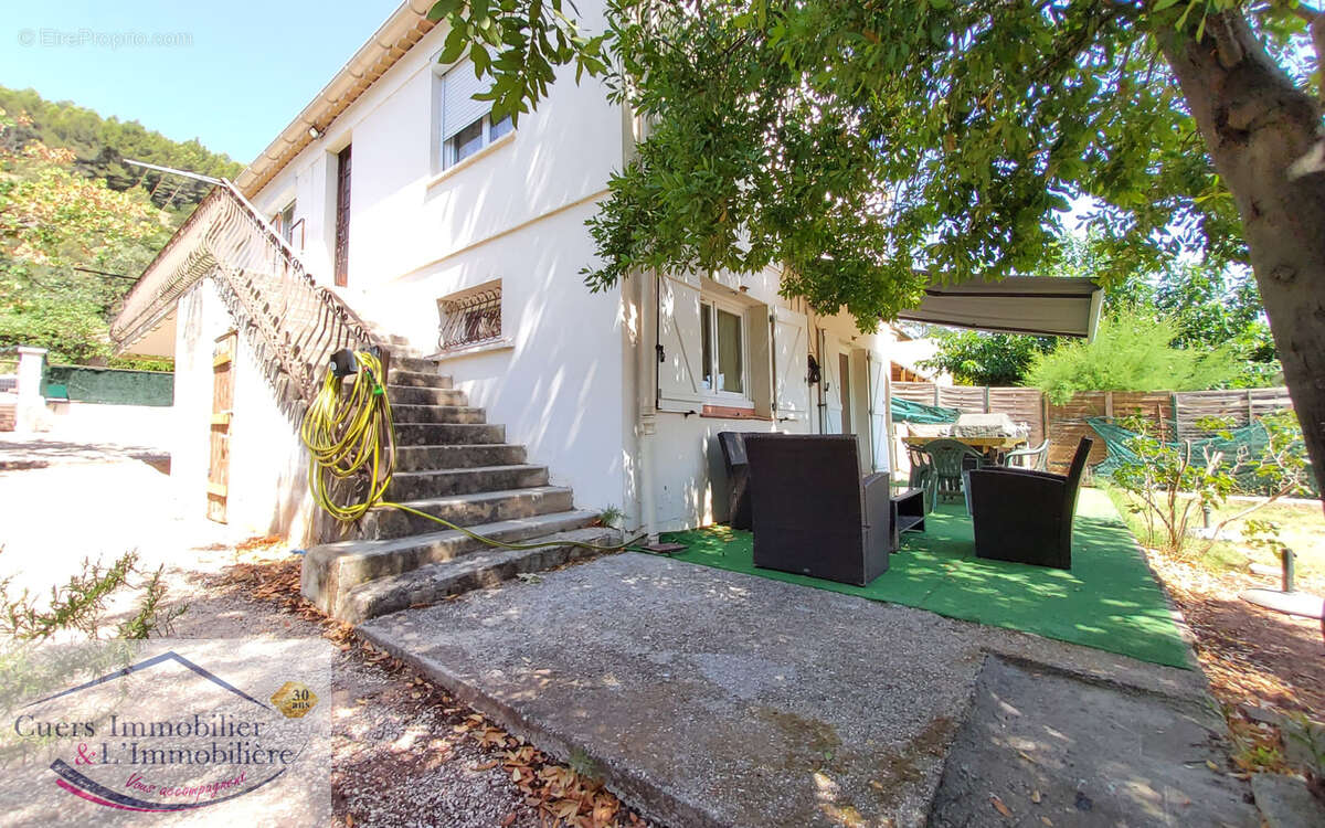 Cuers, villa t6 de 119m2 + garage sur terrain de 496m2 - photo 2