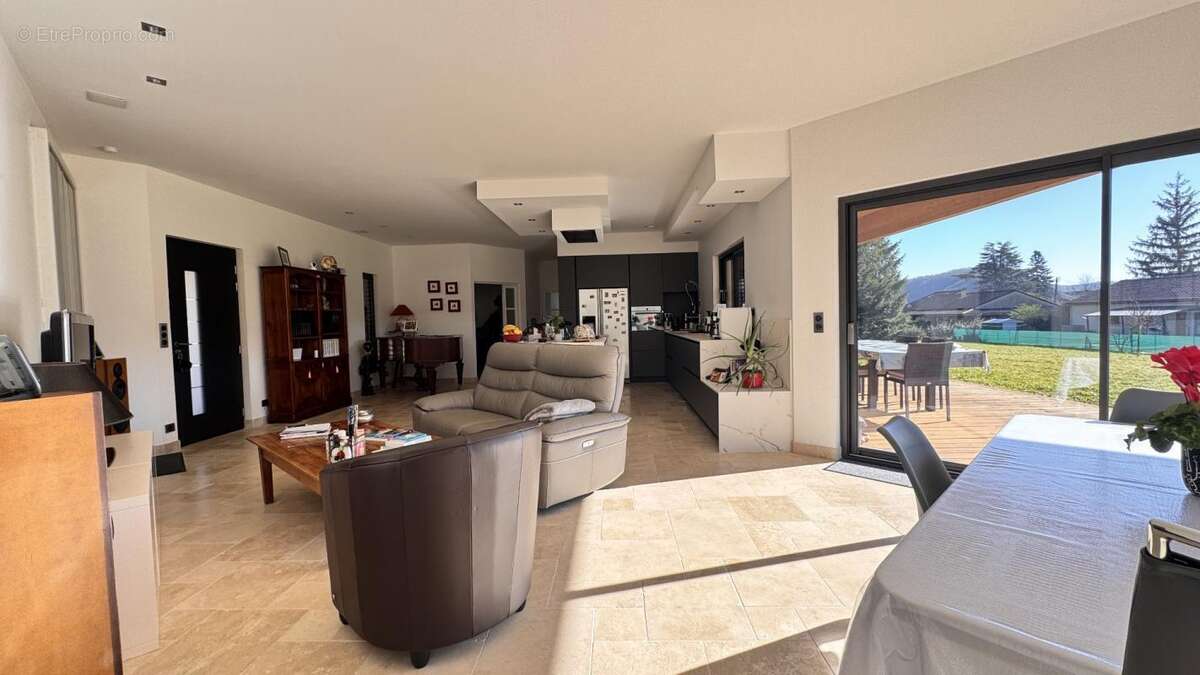 Maison à TOUR-DE-FAURE