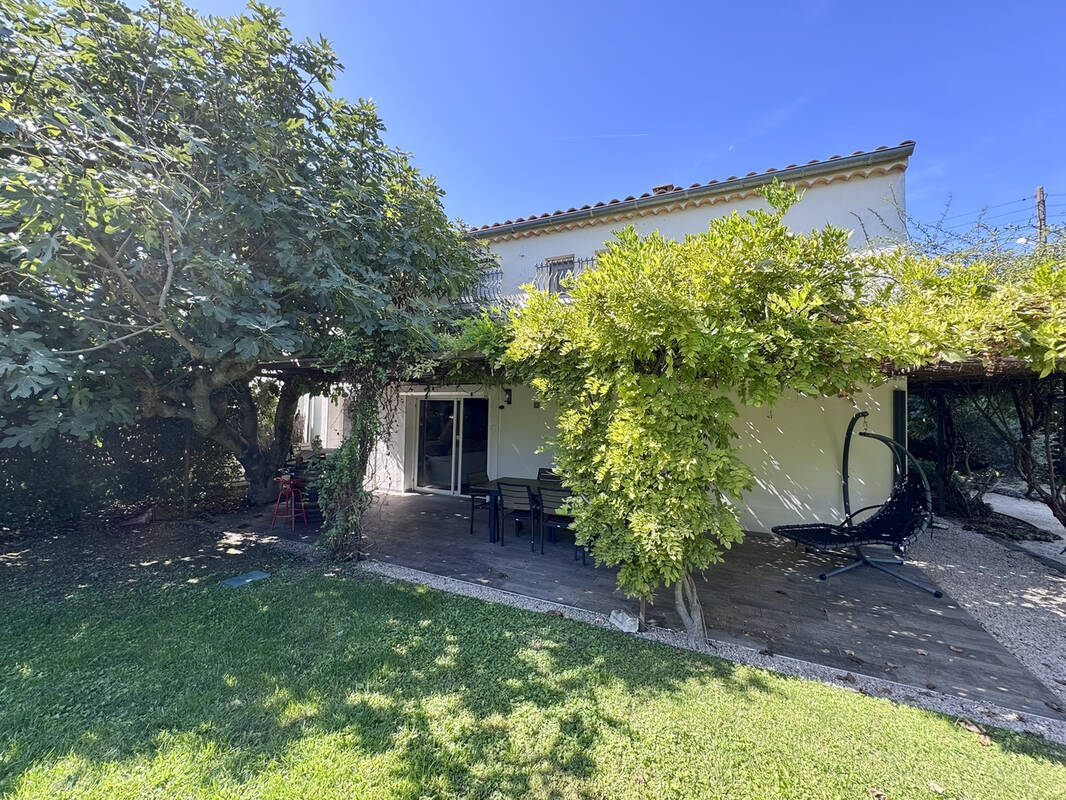 Maison à L'ISLE-SUR-LA-SORGUE