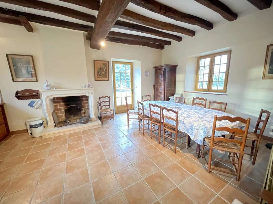 Maison à POIGNY-LA-FORET