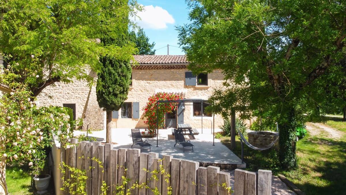 Maison à MIRMANDE