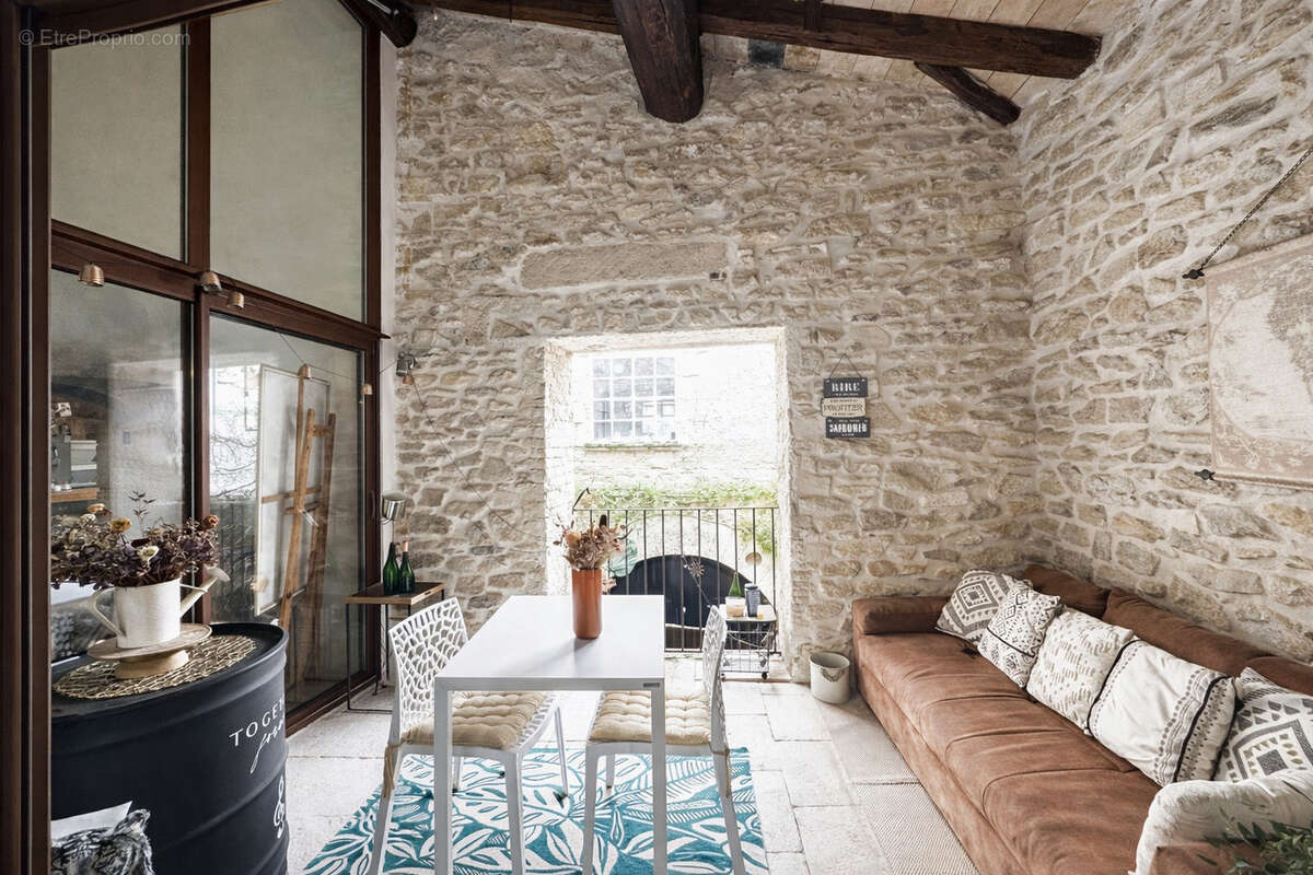 Maison à GALLARGUES-LE-MONTUEUX