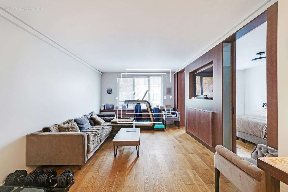 Appartement à NEUILLY-SUR-SEINE