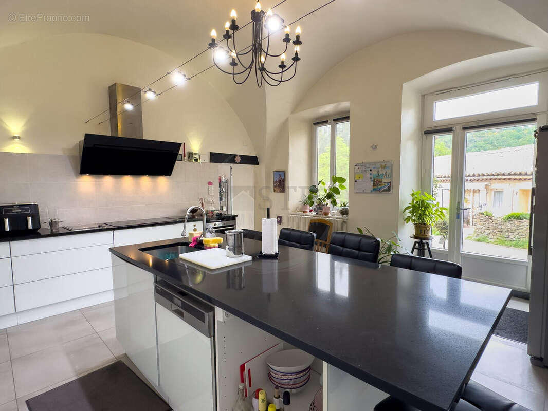 Maison à SAINT-JULIEN-DU-GUA