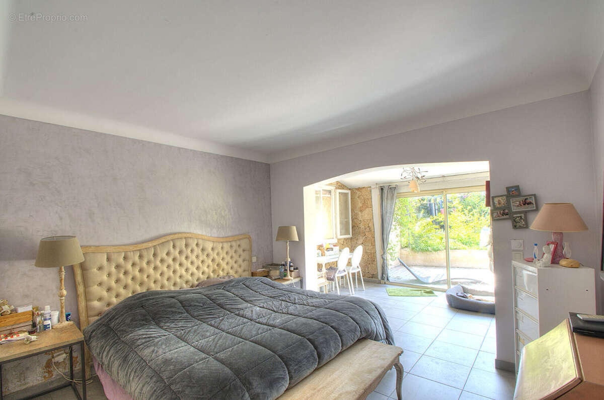 Appartement à SAINT-RAPHAEL