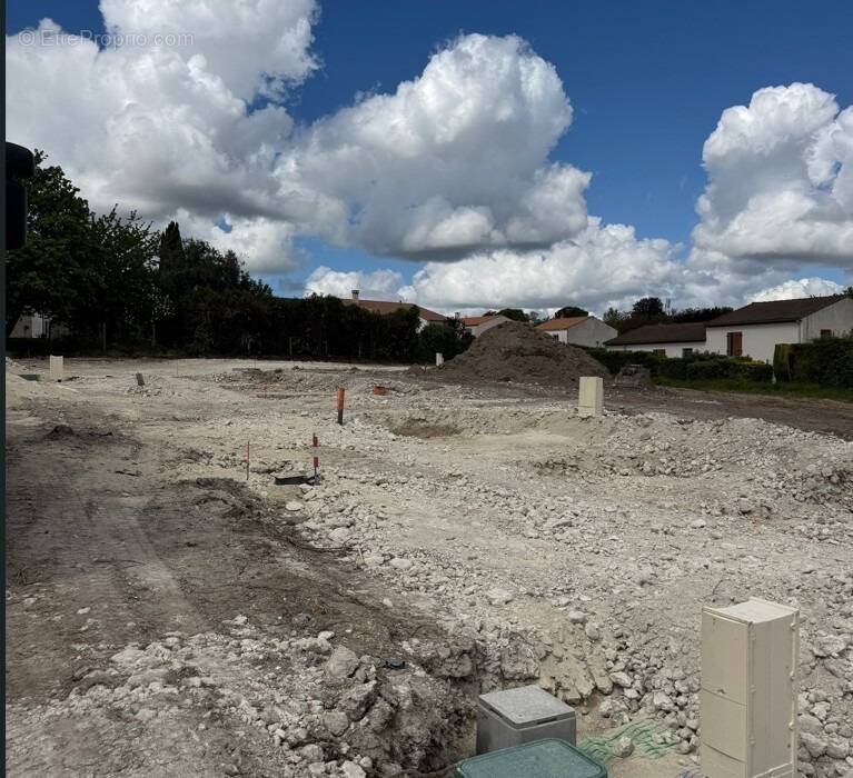Terrain à SAINTES