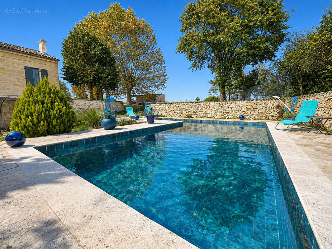 Maison à SAINT-EMILION