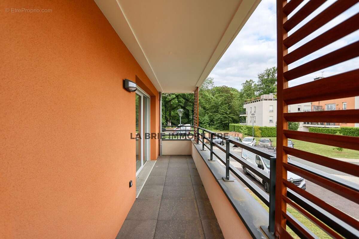 Appartement 86 m² à Emerainville  - photo 5
