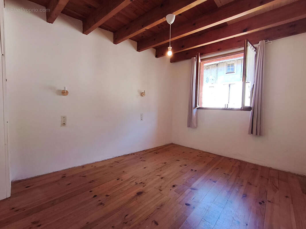 Maison à PRAT-BONREPAUX