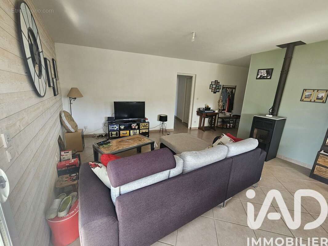 Photo 6 - Maison à ROULLET-SAINT-ESTEPHE