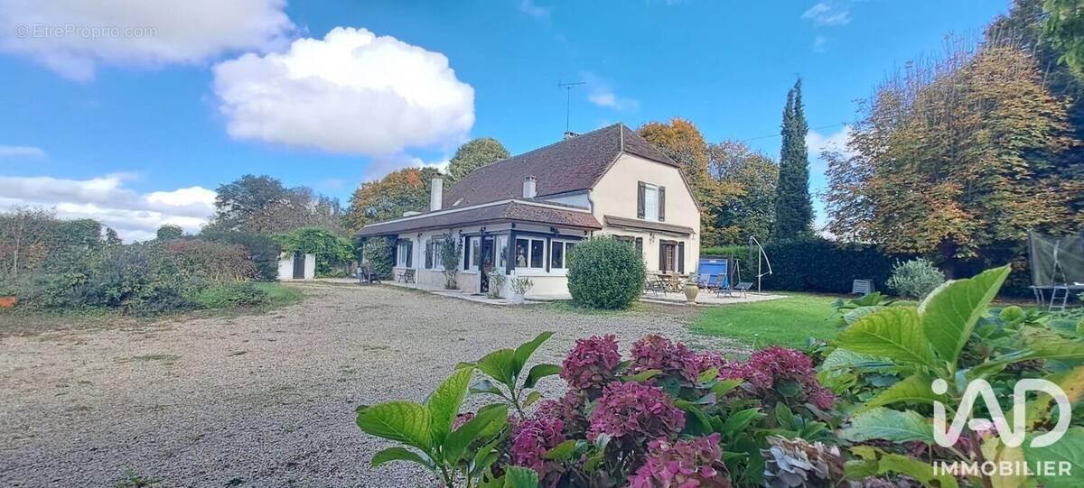 Photo 1 - Maison à SAINT-HILAIRE-LES-ANDRESIS