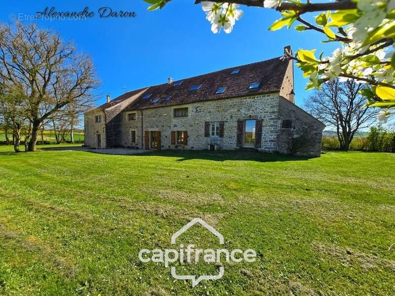 Maison à CHEVANNES-CHANGY