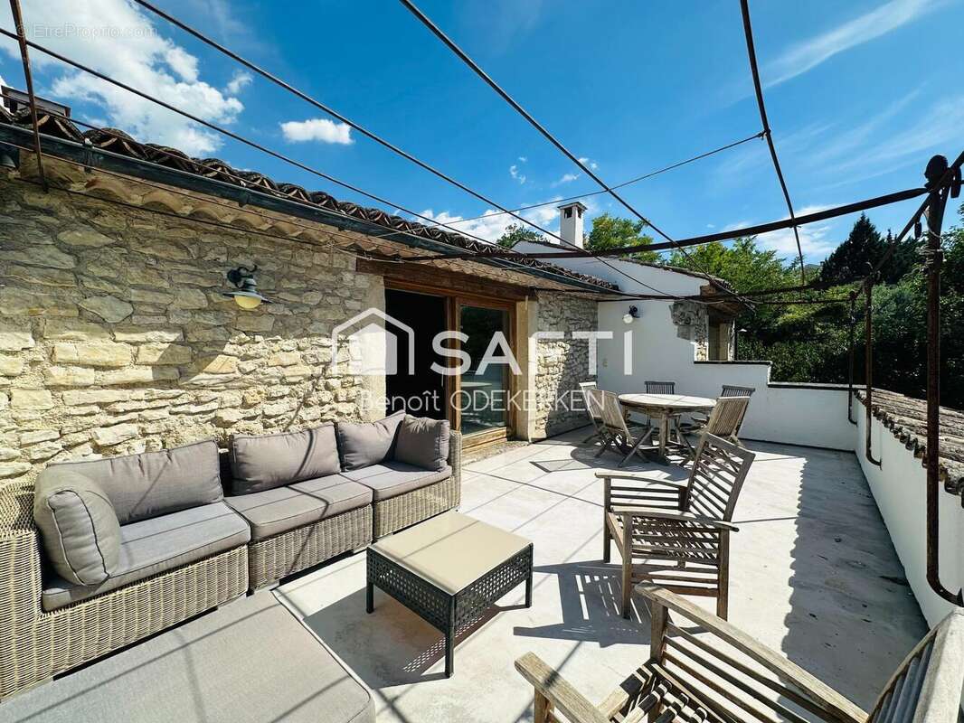 Maison 170 m² à Dauphin  - photo 7