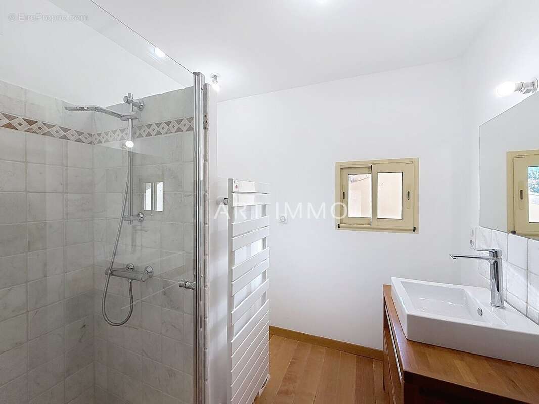 Maison à SAUMANE-DE-VAUCLUSE