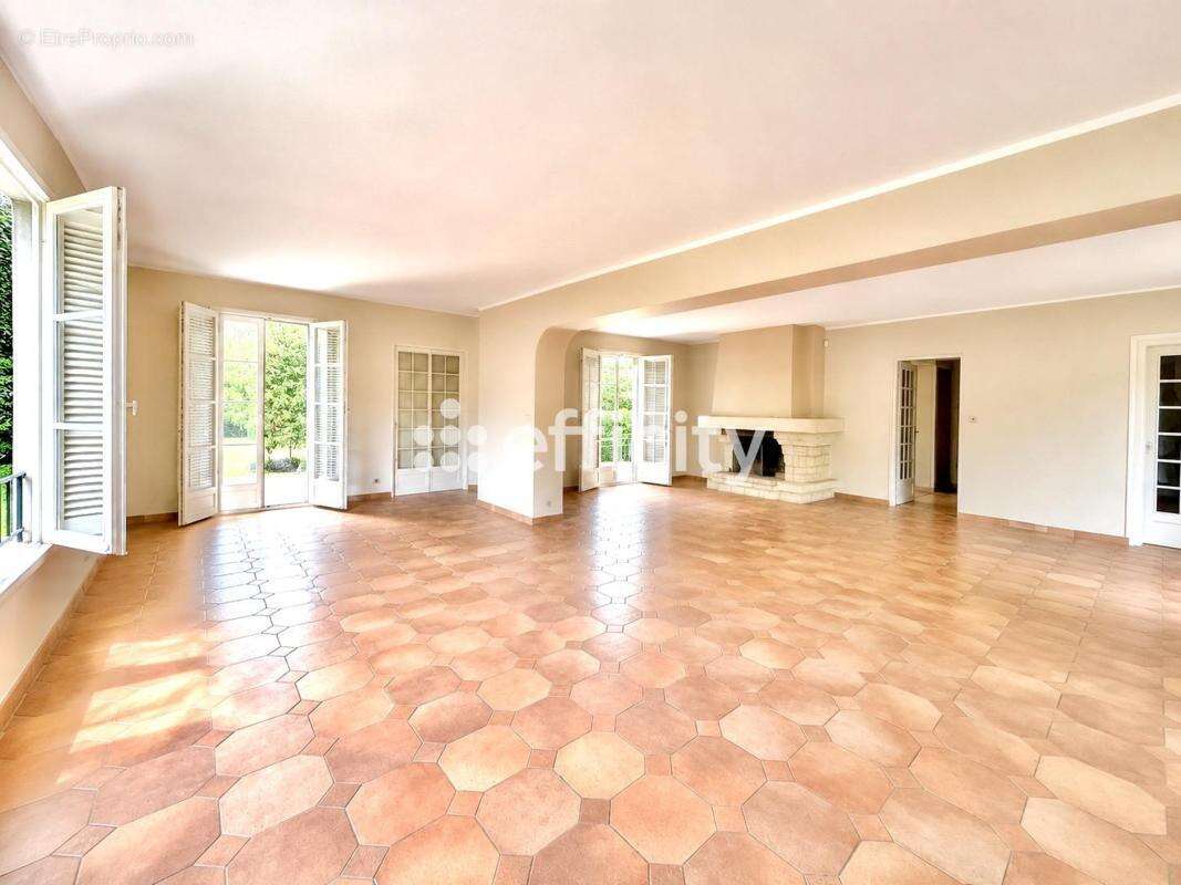 Maison 246 m² à Merlieux-Et-Fouquerolles  - photo 4
