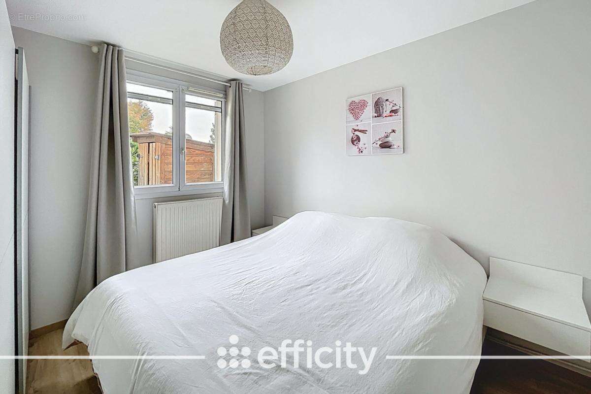 Appartement à MEYZIEU