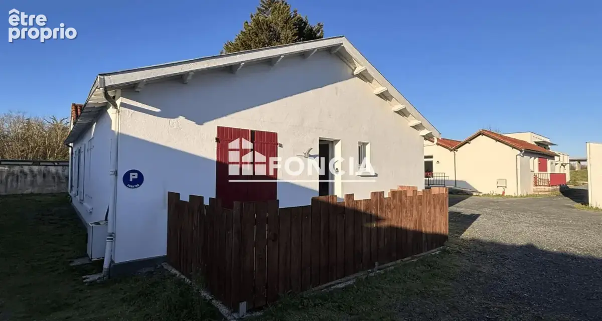 SAINT VIVIEN, très bon rapport locatif pour cet ensemble immobilier de 5 appartements et 4 bureaux - photo 4