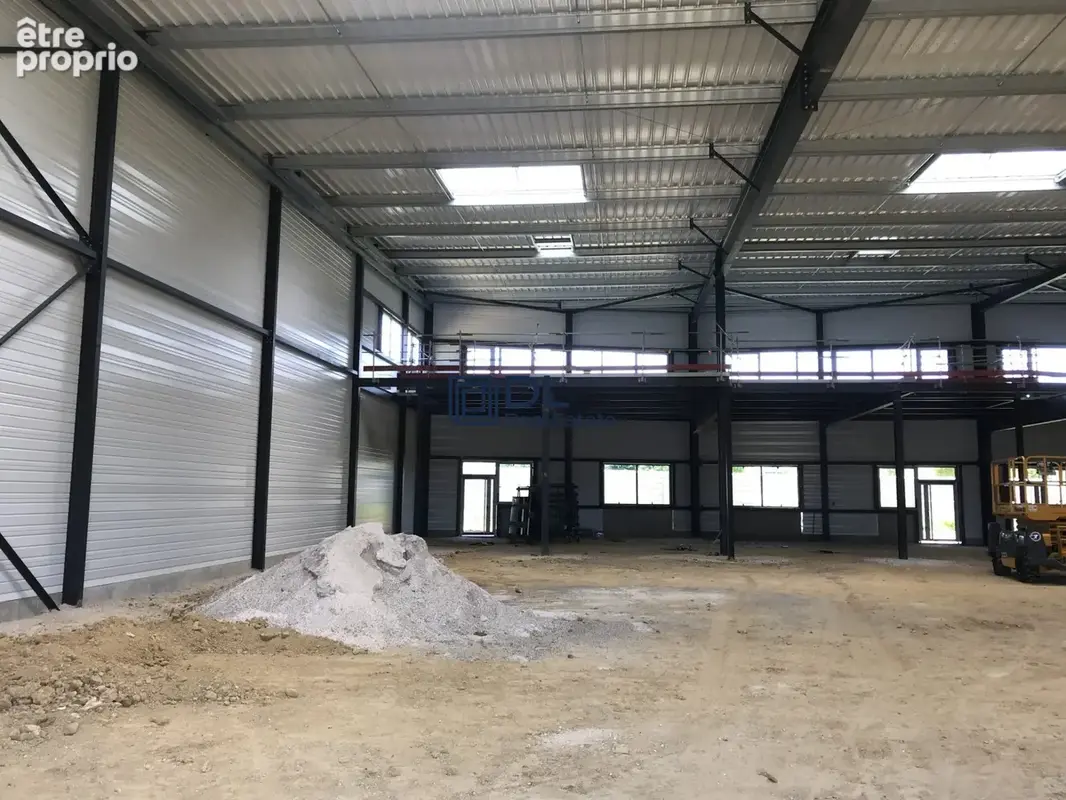 Commerce 1 270 m² à vendre à Moissy-Cramayel (77550) - photo 2