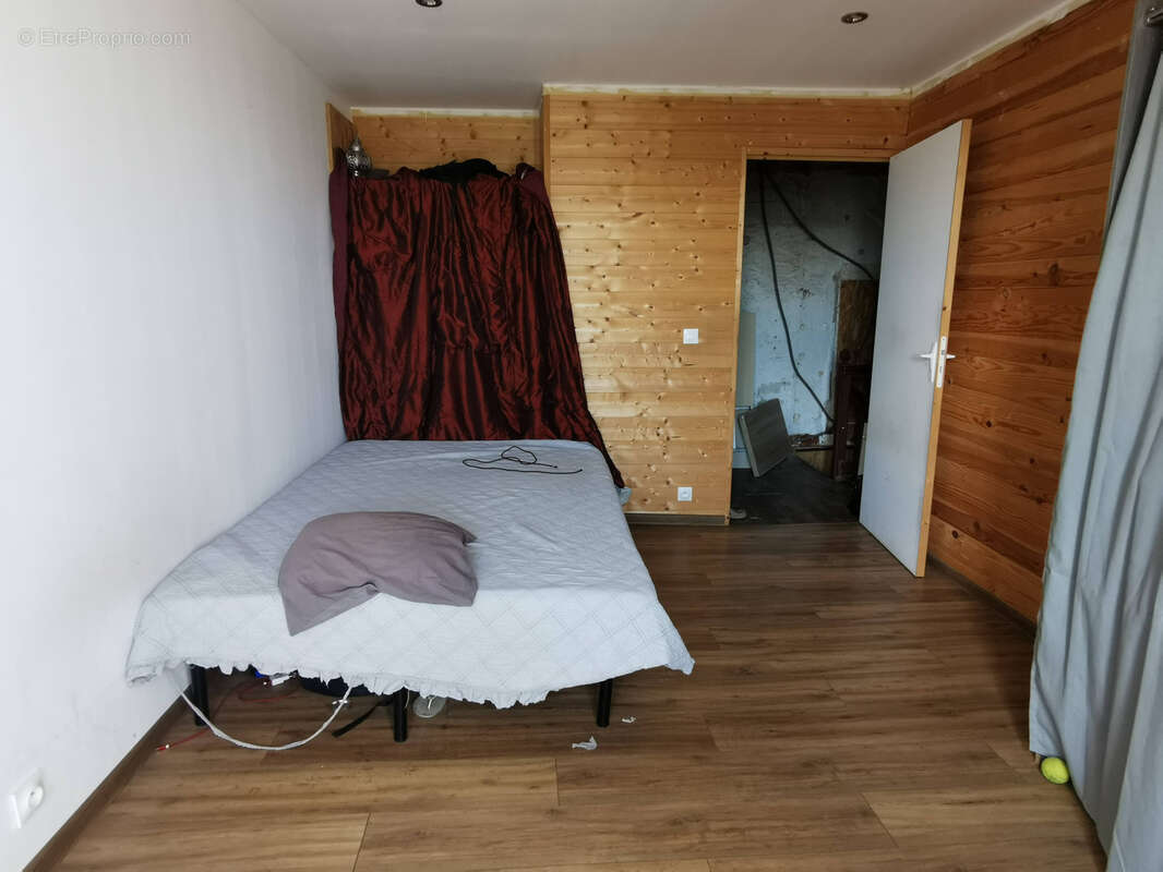 Maison à SAINT-JUST-EN-CHEVALET