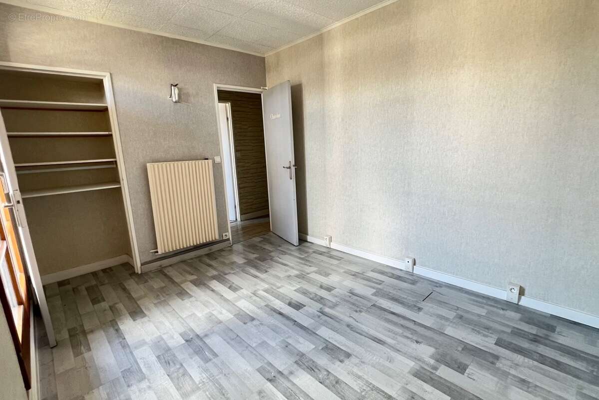 Appartement 71 m² à Gagny  - photo 9