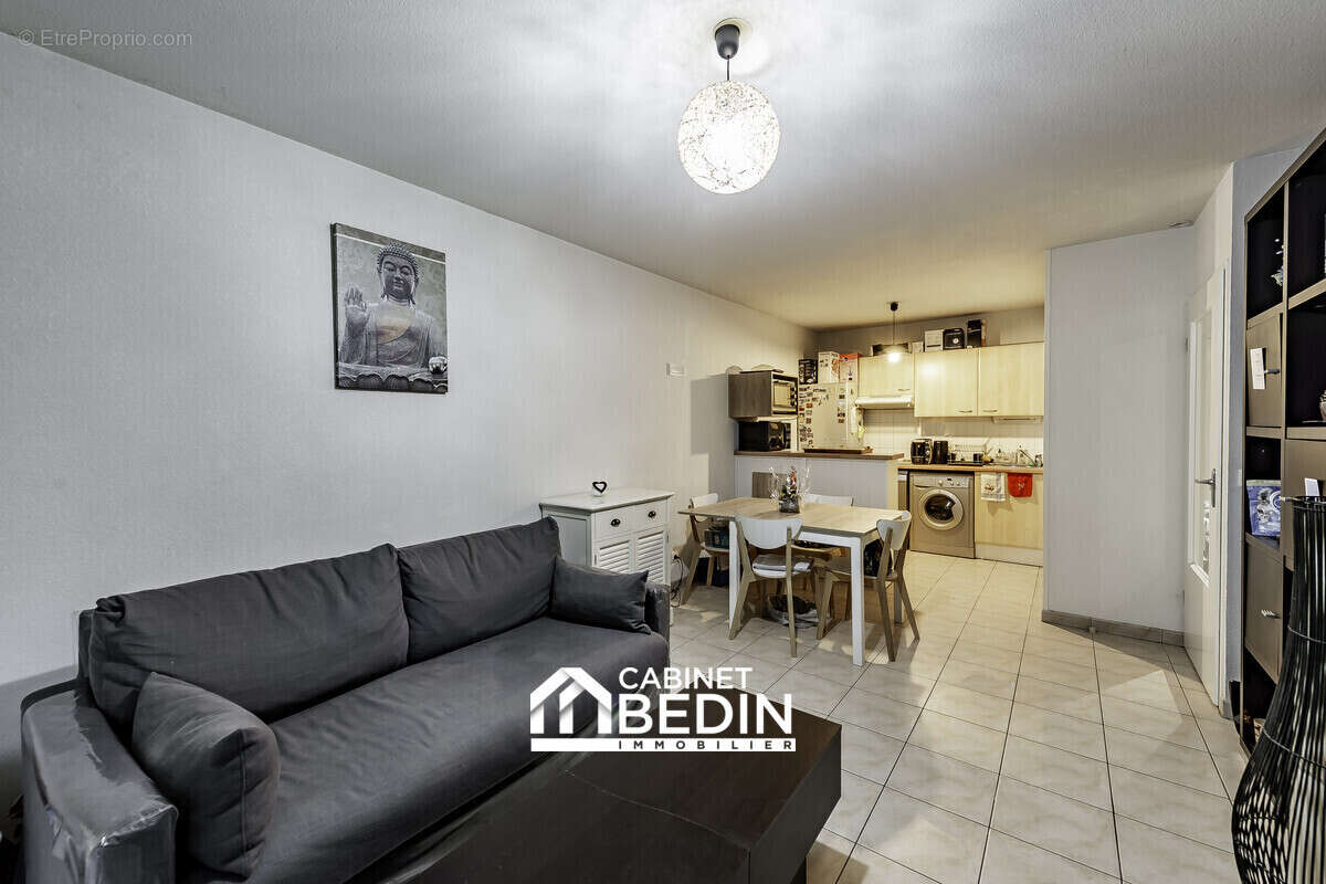 Appartement à PAREMPUYRE