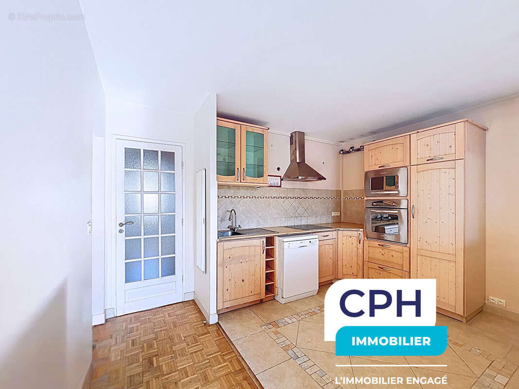 Appartement à COURBEVOIE