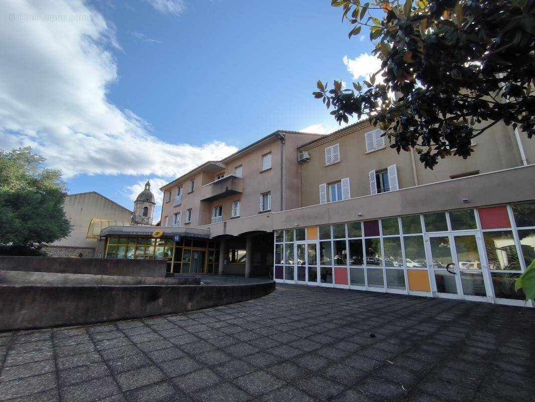 Appartement à SAINT-JEAN-DE-MUZOLS