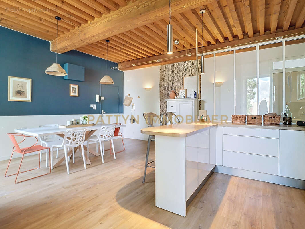 Appartement à NEUVILLE-SUR-SAONE