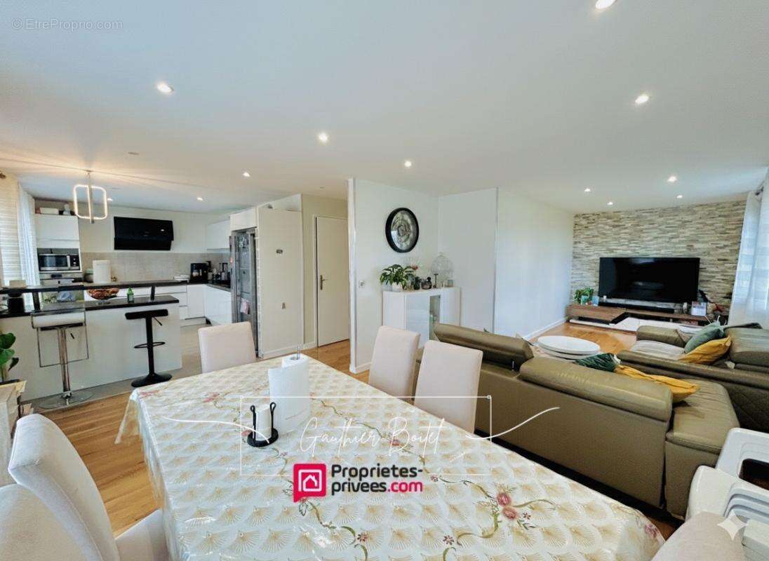 Maison à FONTENAY-TRESIGNY