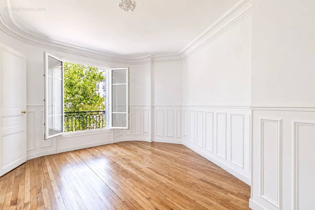 Appartement à PARIS-17E