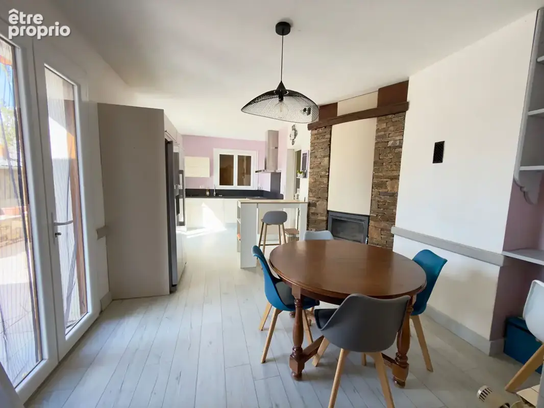 Maison 172 m² - T7 - 5 Chambres - Sous-sol 135 m² + Dépendance 232 m² - Terrain 1 387 m² - photo 4
