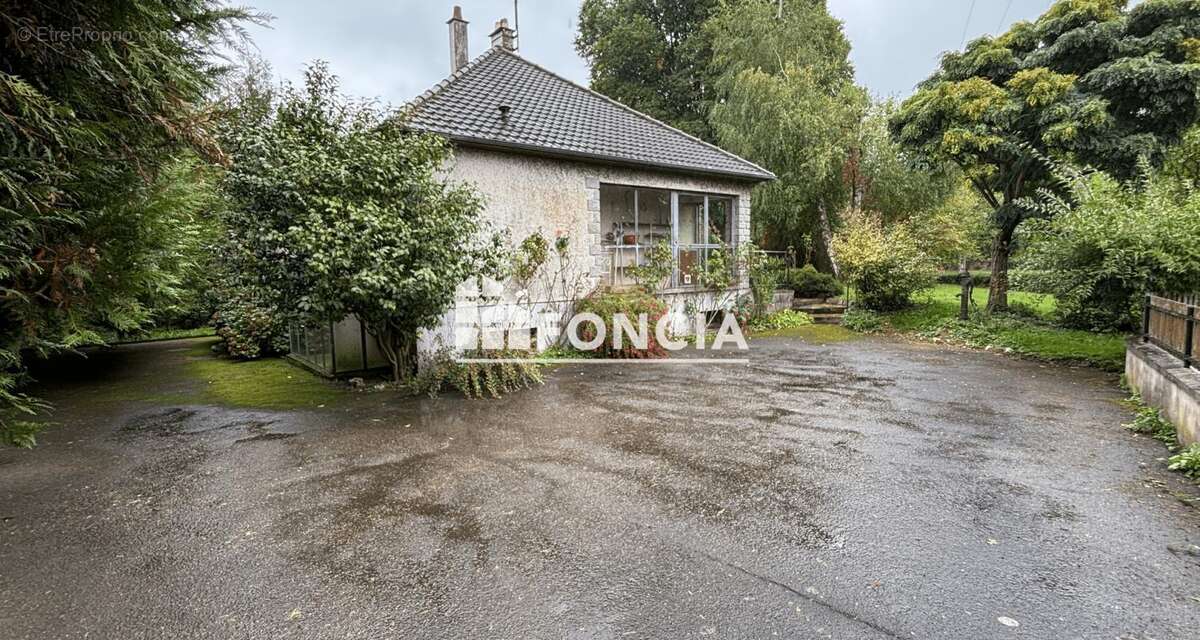 Maison à FRESNAY-SUR-SARTHE