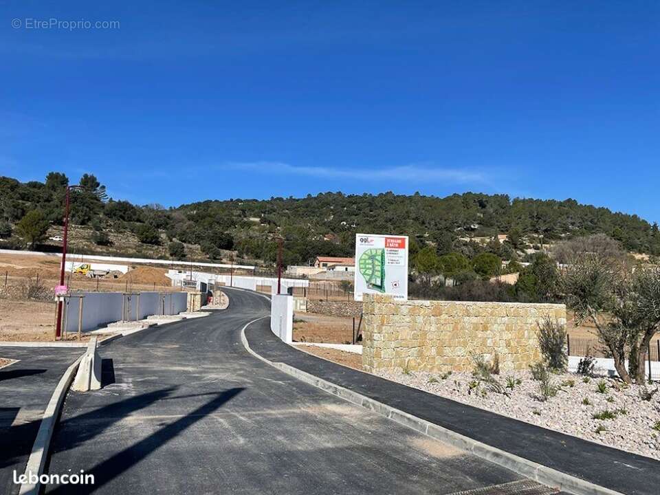 Terrain à CLERMONT-L&#039;HERAULT