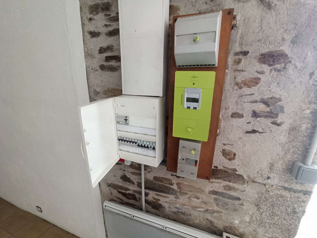 Commerce à SEREILHAC