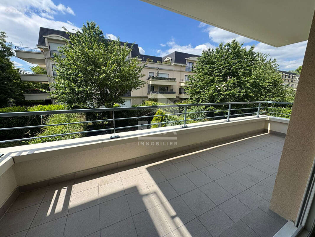 Appartement à EMERAINVILLE