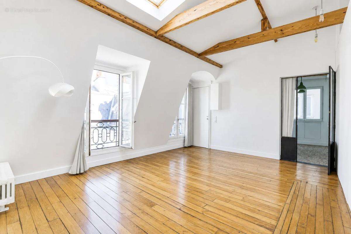 Appartement à PARIS-10E