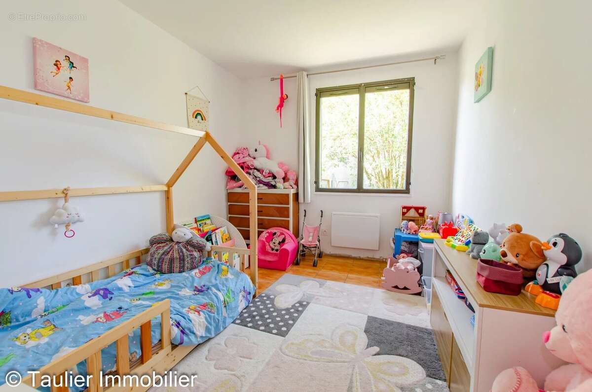 Maison à SAINT-HILAIRE-DU-ROSIER