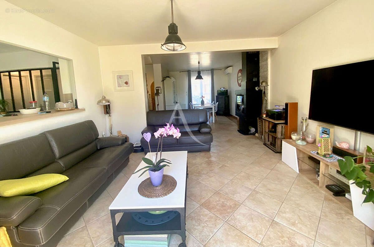 Maison à LA CHAPELLE-SAINT-MESMIN