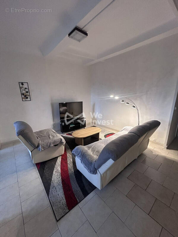 SALON - Appartement à BRIGNOLES