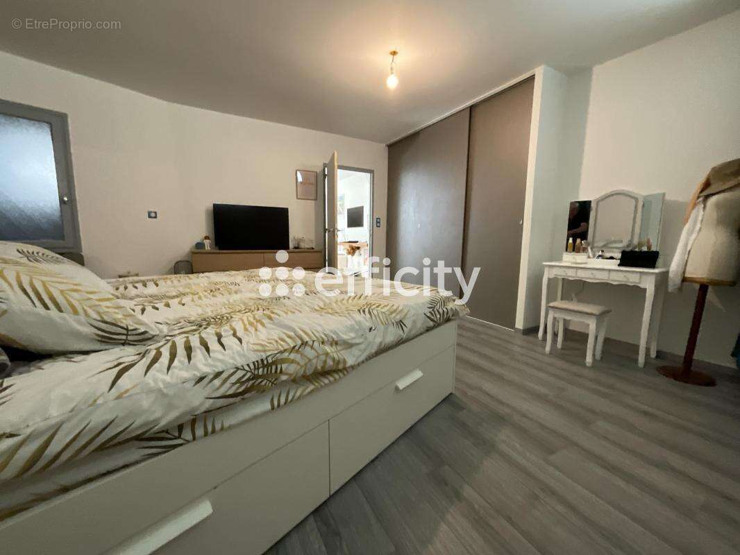 Appartement à PRIVAS