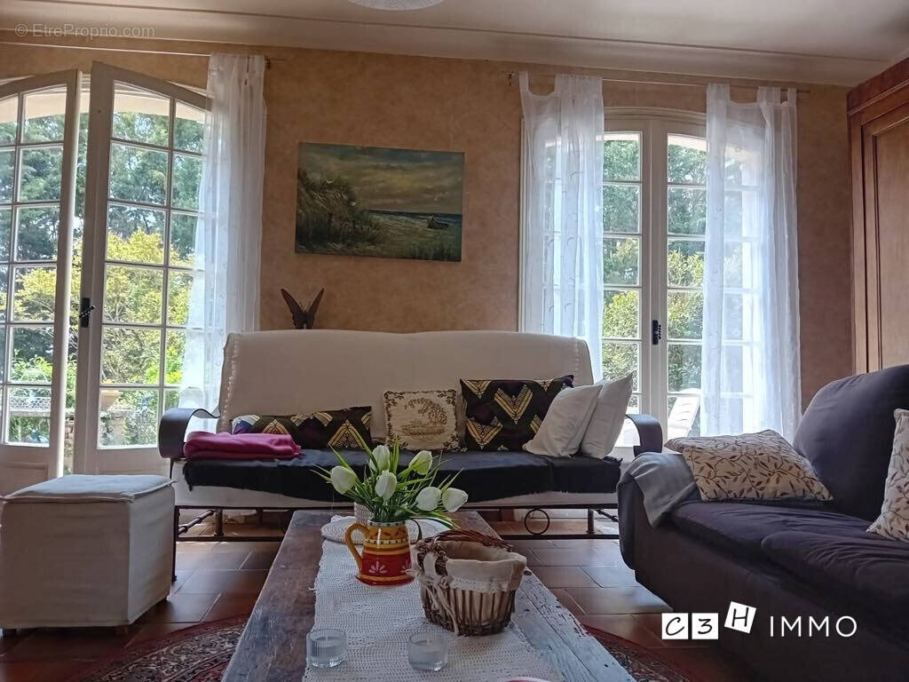 Maison à SAINT-ELIX-LE-CHATEAU