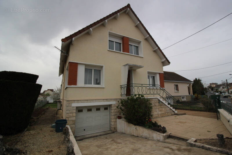 Maison à CHATELLERAULT