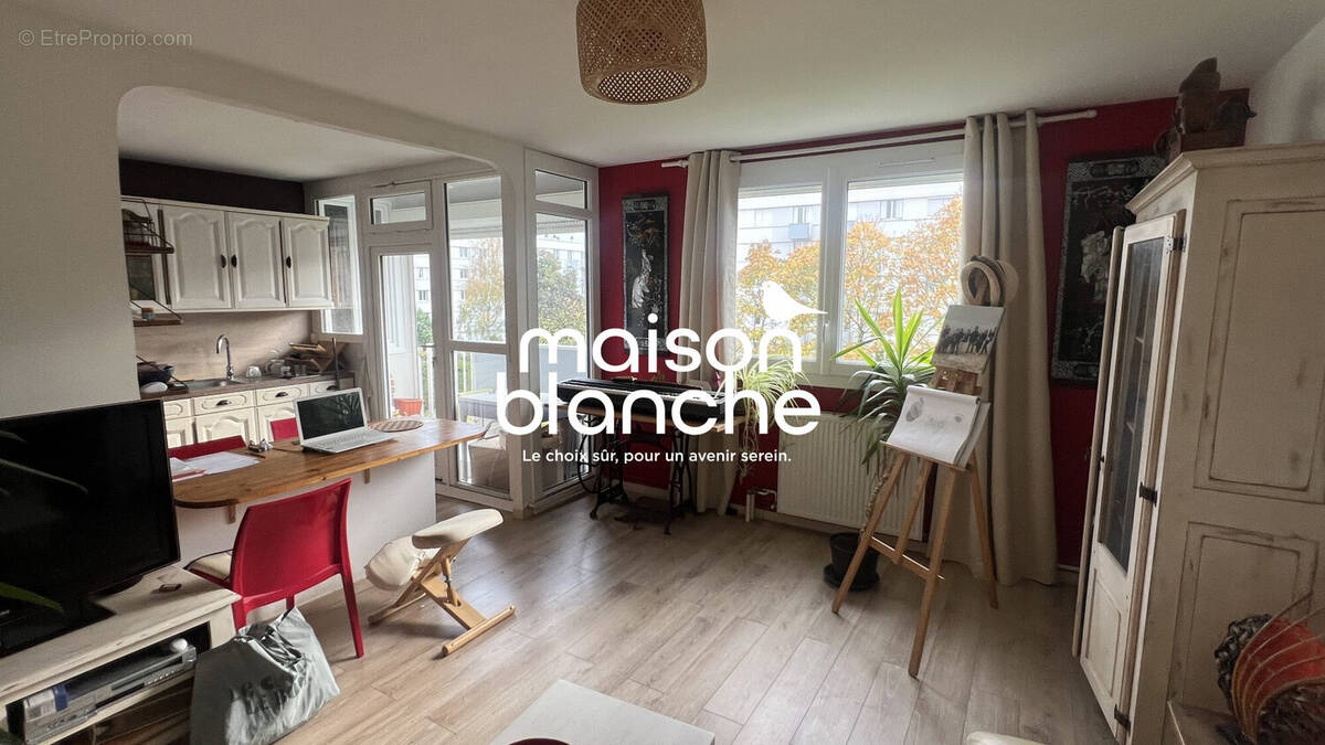 le slaon 2 vue sur la cuisine - Appartement à BRUGES