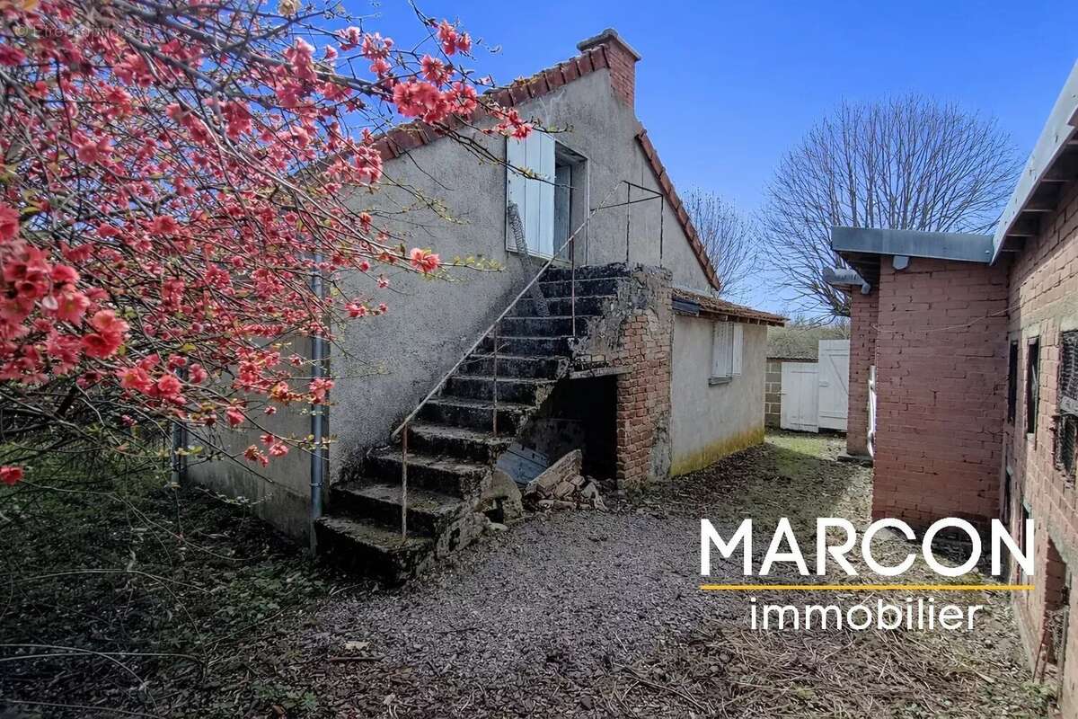 Maison à LAVAVEIX-LES-MINES