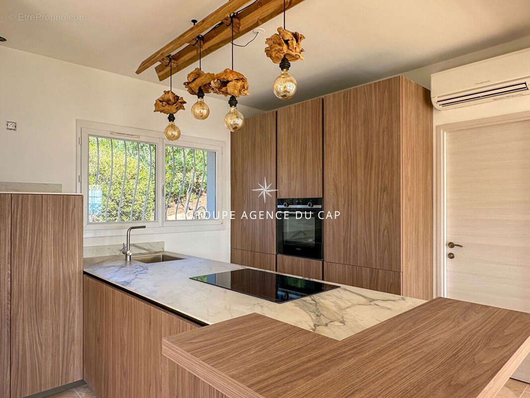 Maison à LES ISSAMBRES