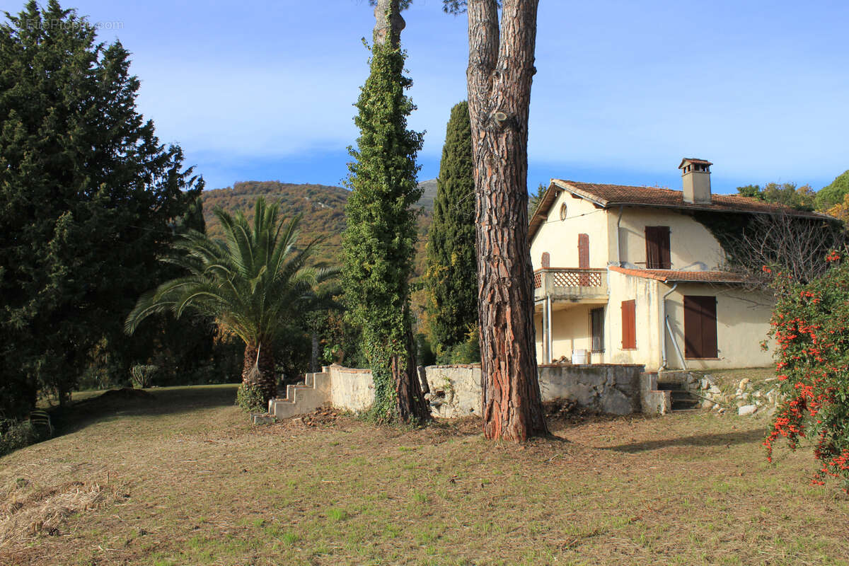 Vence - terrain à bâtir - 2034m2 - photo 4